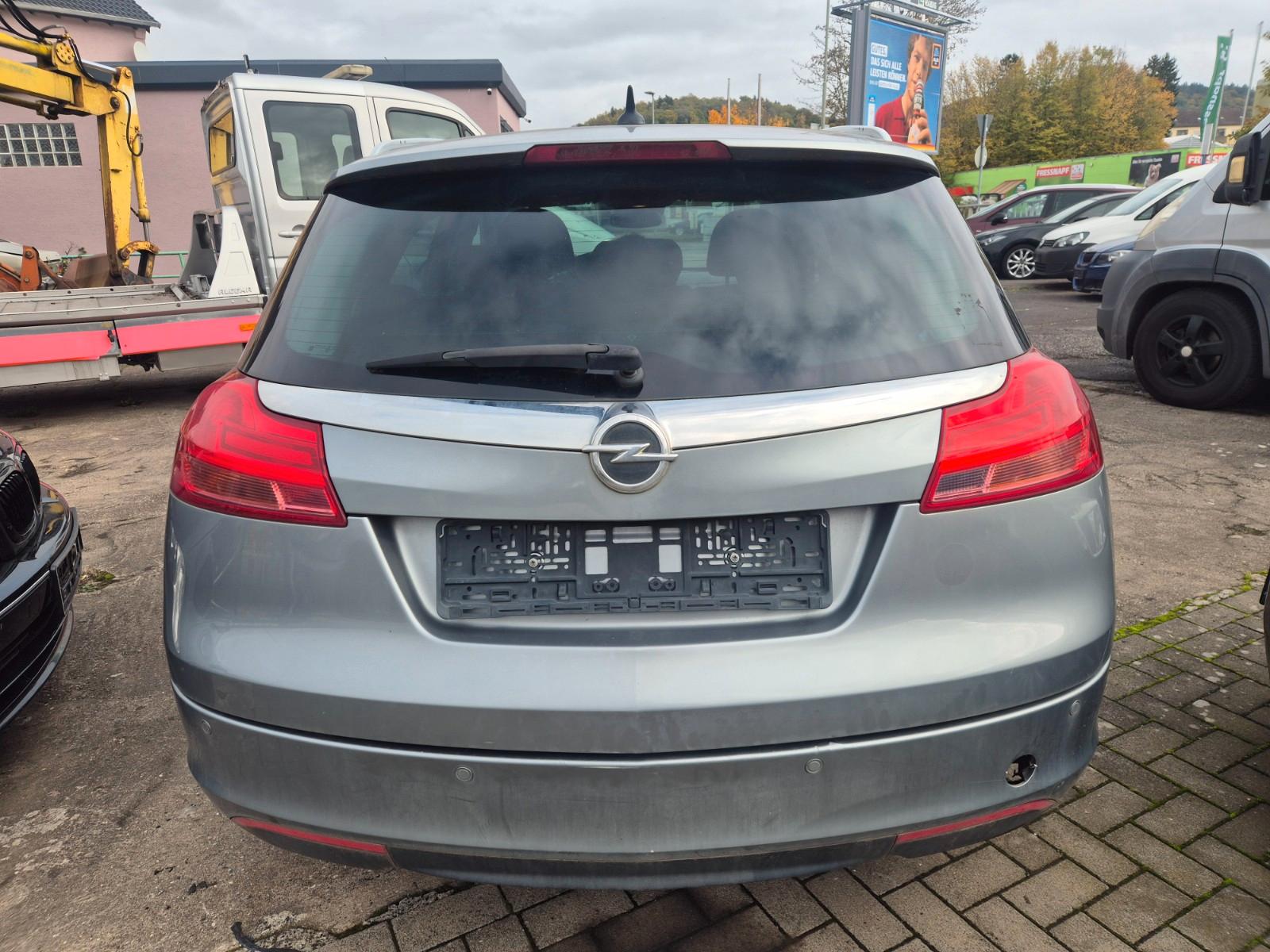 Opel Insignia 2011 — engine 1.956 cm³, 160 HP (118kW)