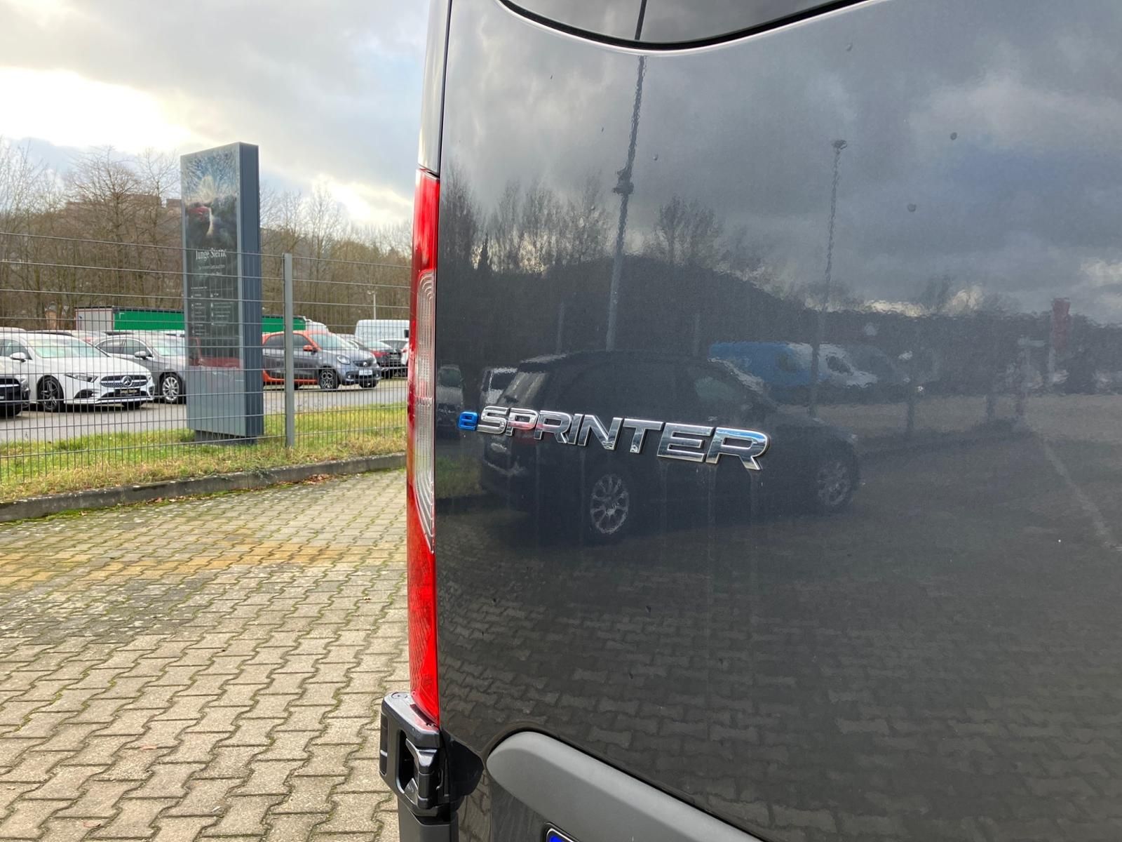 Fahrzeugabbildung Mercedes-Benz eSprinter 312 Sprinter Kasten L2H2 AUT DynLicht