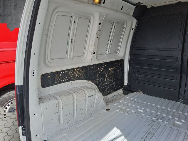 Caddy Kasten 2.0 TDI 4Motion AHK Radio