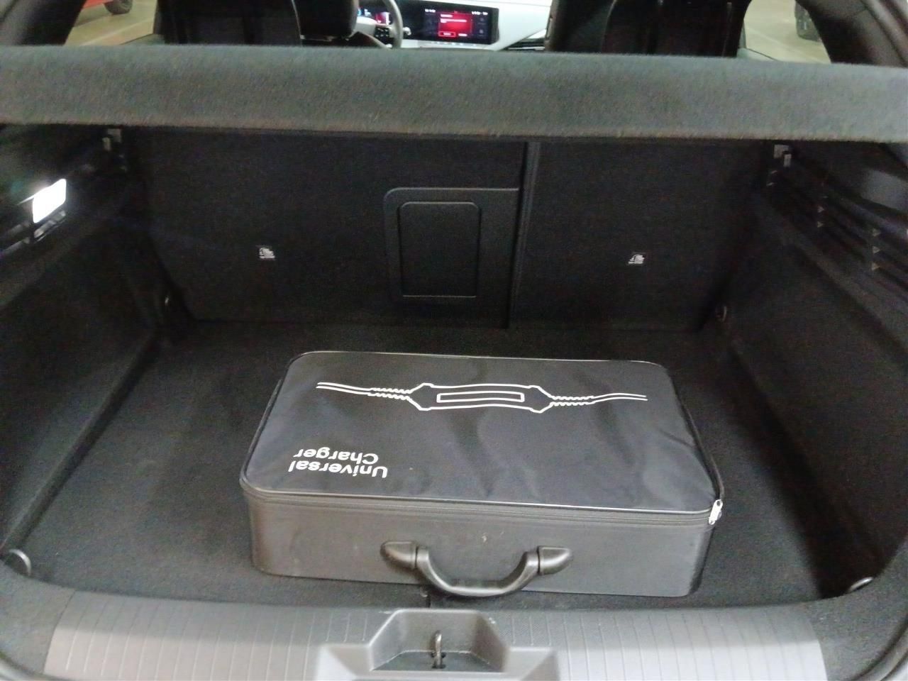 Fahrzeugabbildung Opel Astra GS Line Plug-in-Hybrid 7,4kW Lader
