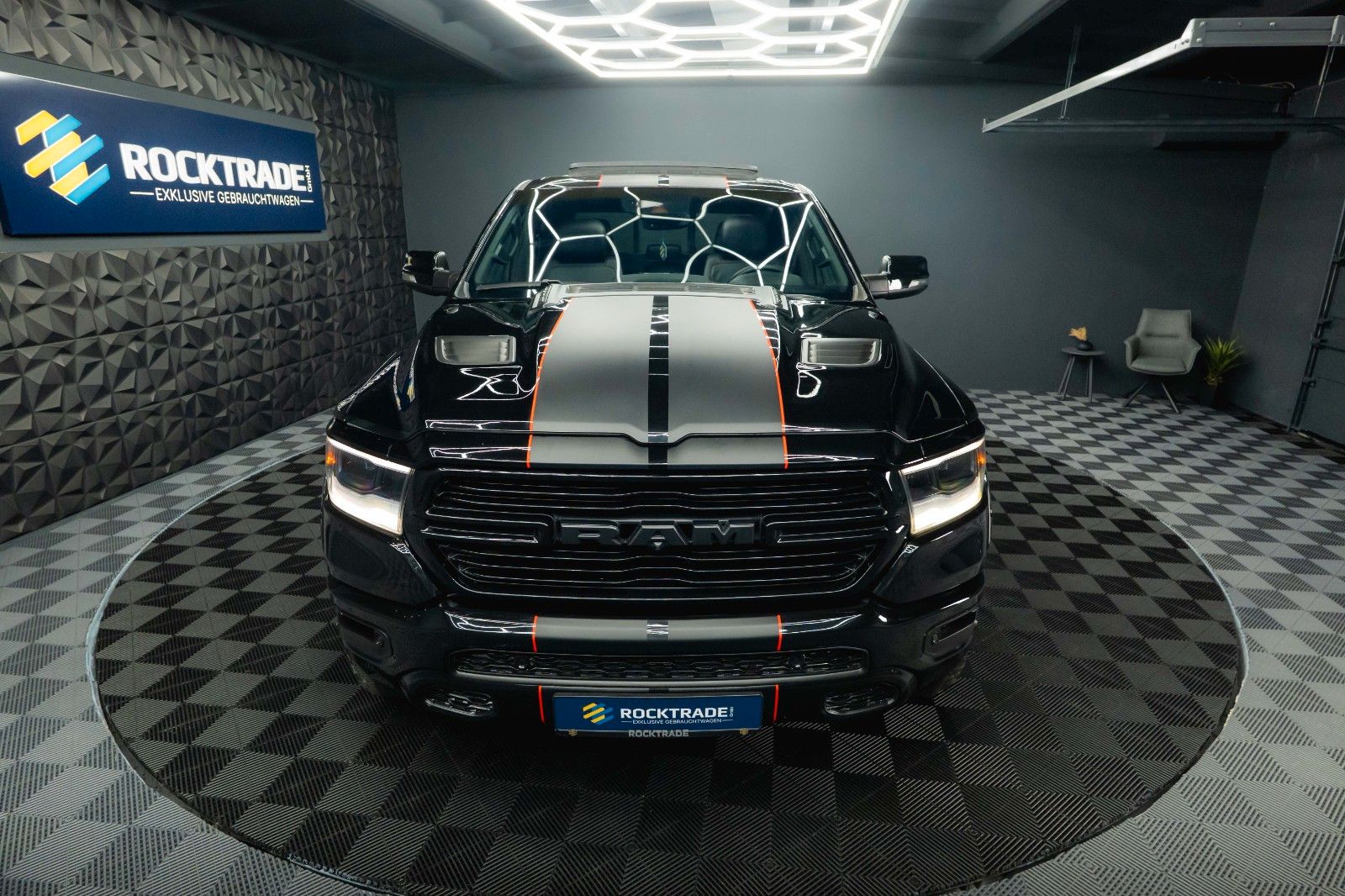 Fahrzeugabbildung Dodge RAM 5.7 V8 HEMI 4x4 NIGHT LARAMIE *Pano*RAMBOX*