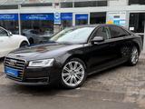Audi A8 4.2 TDI clean diesel quattro - Audi A8: D2