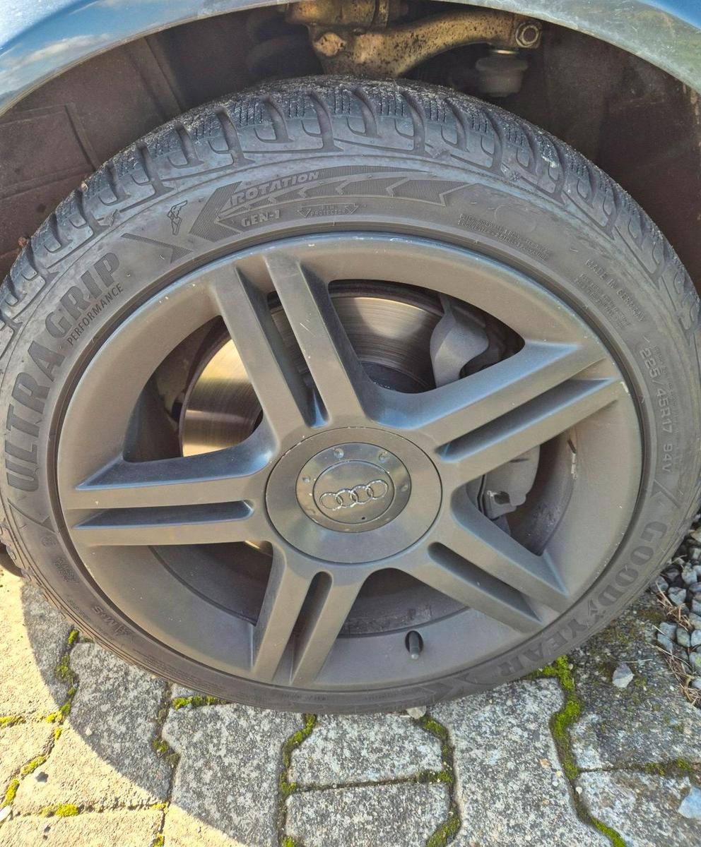 Audi A4 2005 — двигун 200 HP (147kW)