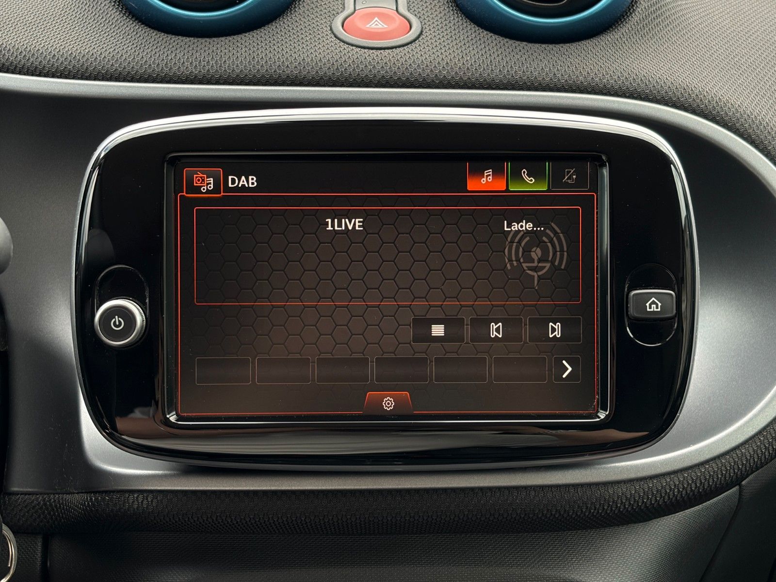 Fahrzeugabbildung Smart ForTwo Coupe EQ 60kW SHZ PDC Temp. Klima CarPlay