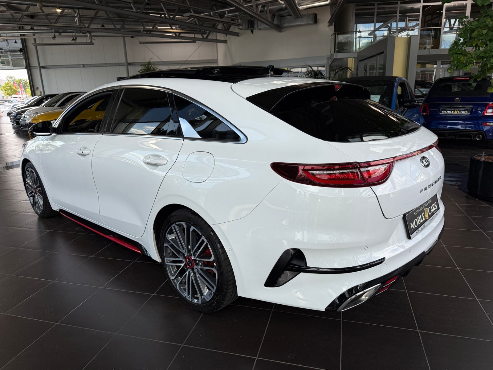 Fahrzeugabbildung Kia ProCeed GT RFK PANO SHZ LED NAVI