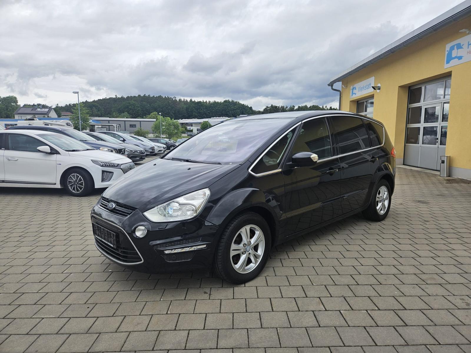 Ford S-Max S-MAX Titanium*Xenon*Navi*AHK*7Sitzer