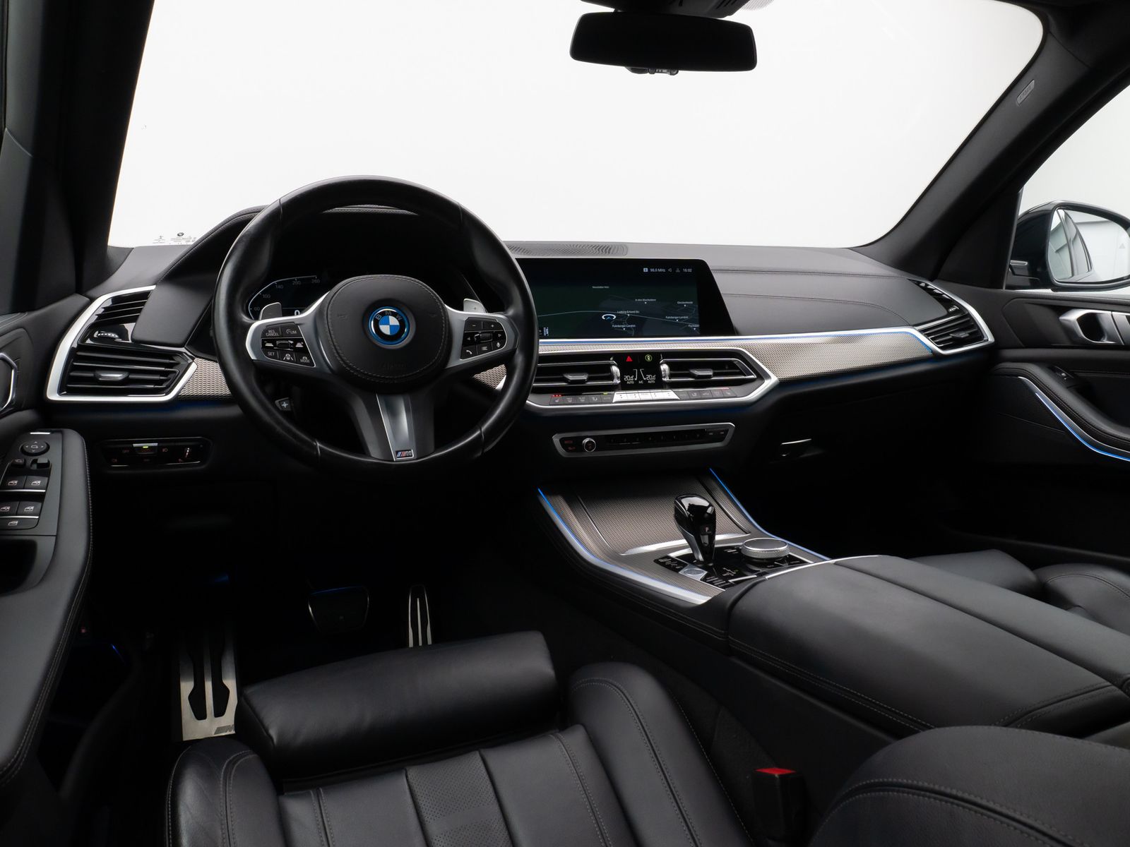 Fahrzeugabbildung BMW X5 xD45e M Sport 360° HUD DAB ACC AHK 20Zoll