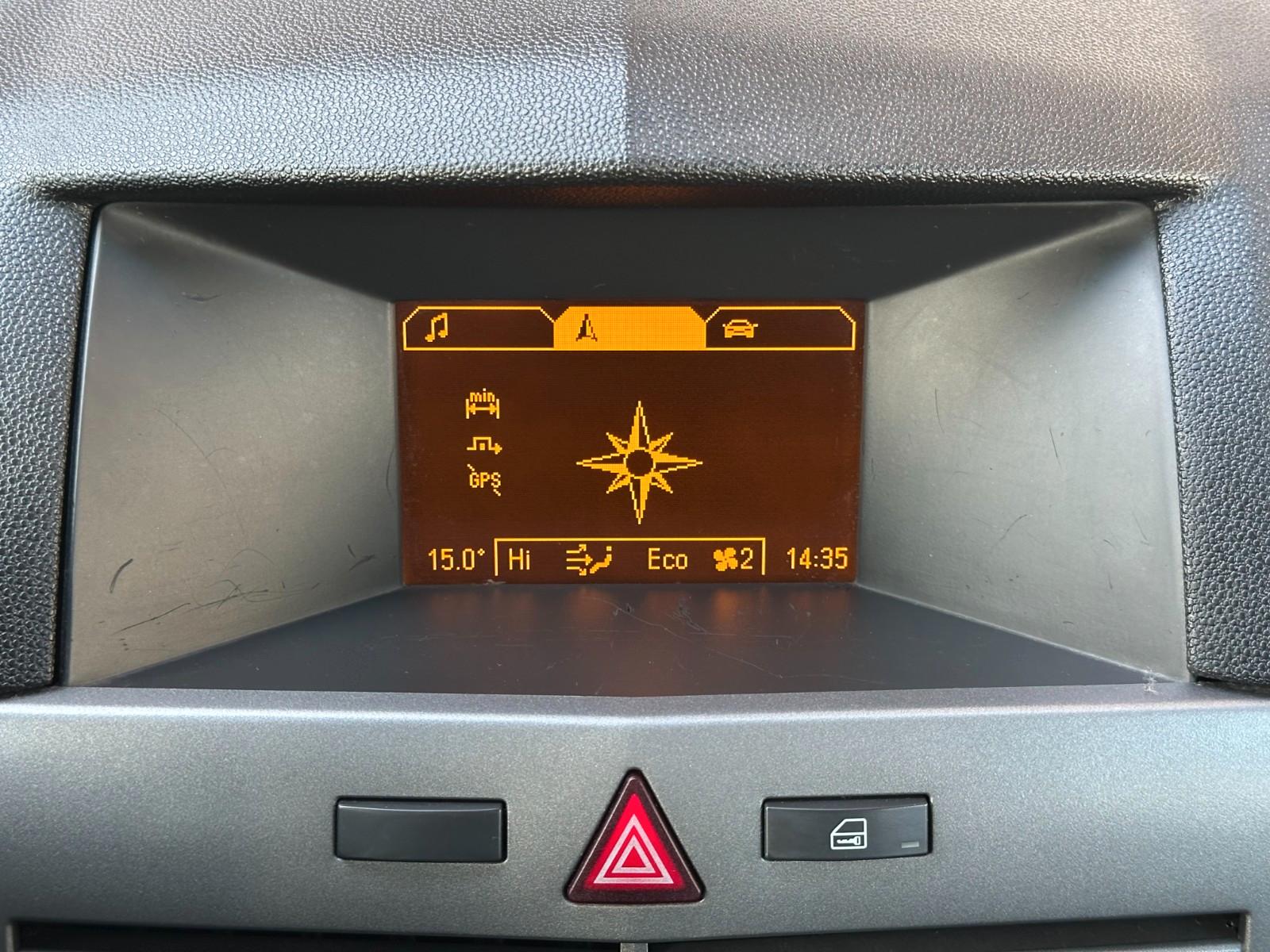 Opel Astra 2006 — photo 31