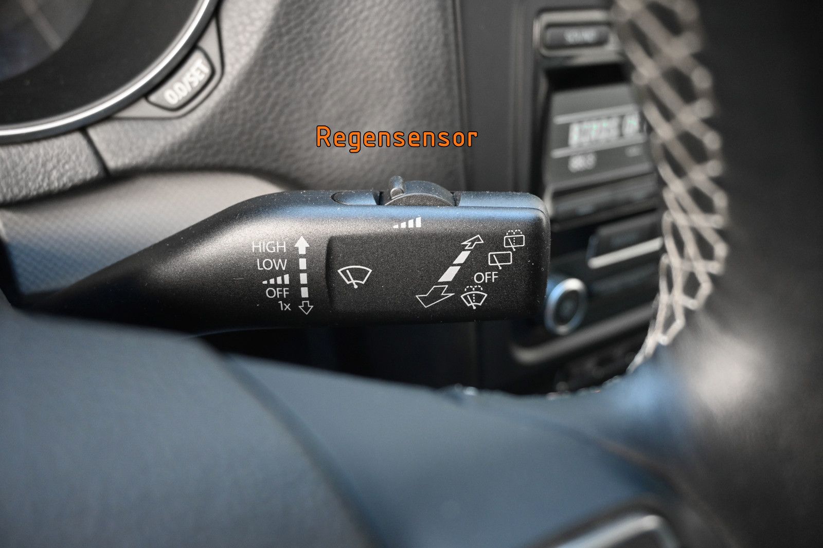 Fahrzeugabbildung Volkswagen Golf 1.6 TDI Variant MATCH °AHK°PANO°STANDHEIZ.°
