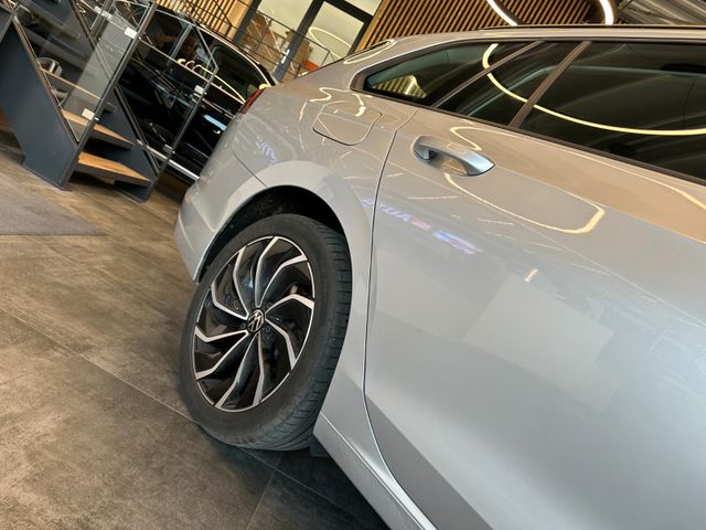 Volkswagen Golf *1.HAND*19%MWST*TEMPO*AHK*LED*