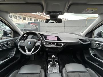 Fahrzeugabbildung BMW 118i Sport Line Kamera Navi SHZ LED GRA FSP