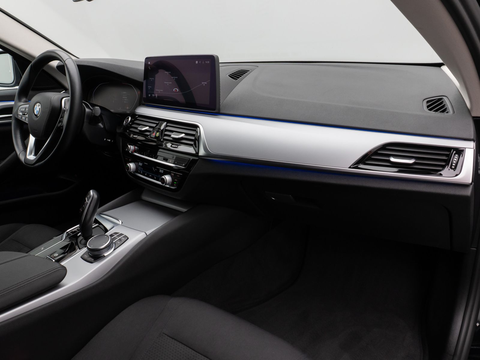 Fahrzeugabbildung BMW 520d xD Kamera Laser HUD DAB HiFi Stop&Go MSport