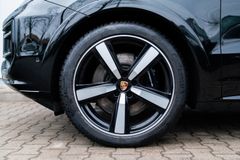 PORSCHE Cayenne S/ 1. HD./ LUFT/ BURMESTER/ INNODRIVE PORSCHE Cayenne S/ 1. HD./ LUFT/ BURMESTER/ INNODRIVE