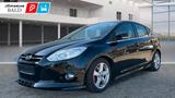 Ford Focus Titanium Leder Navi Tempo PDC vo+ht - Ford mit Diesel-Antrieb: Limousine, Schaltgetriebe