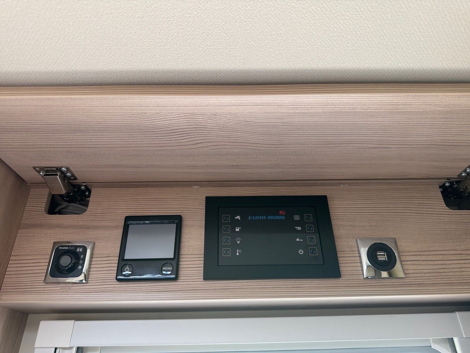 Fahrzeugabbildung Eura Mobil Profila T 726 EF Comfort Mondial-Plus-S-Pakete