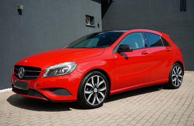 Mercedes-Benz A 180+NAVI+GARANTIE+TÜV+KAMERA+XENON+LEDER