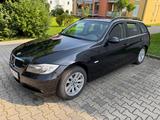 BMW 318i Touring -