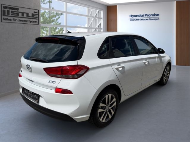 Fahrzeugabbildung Hyundai i30 Trend 1.4 +KLIMA+PDC+SHZ+BT+TEMPOMAT+RADIO+U