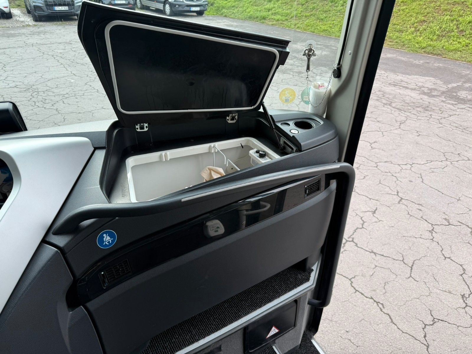 MERCEDES-BENZ  2019 - Image 14 of 30