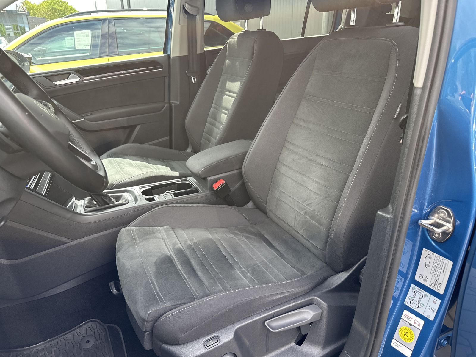 Fahrzeugabbildung Volkswagen Touran Comfortline 2.0 TDI DSG NAV+LED+ACC+AHK