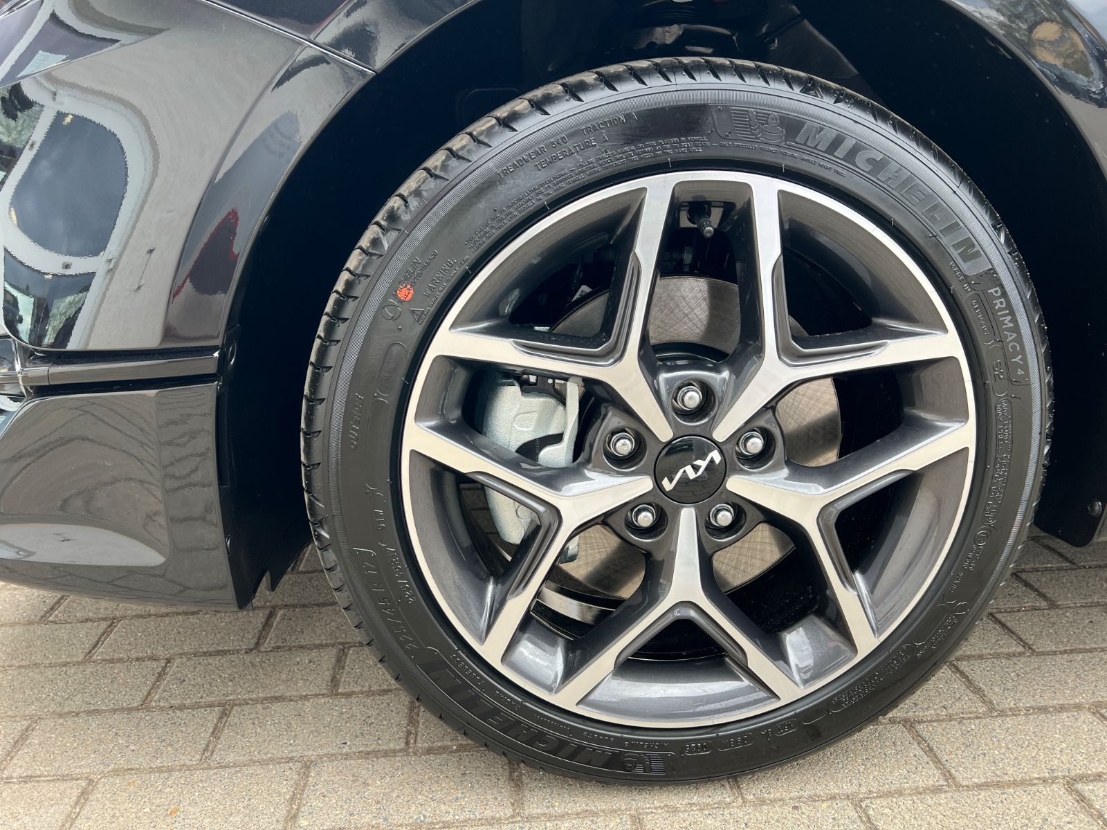 Fahrzeugabbildung Kia Ceed Sportswagon 1.5 T-GDI 140 PS UltiBL STY JBL