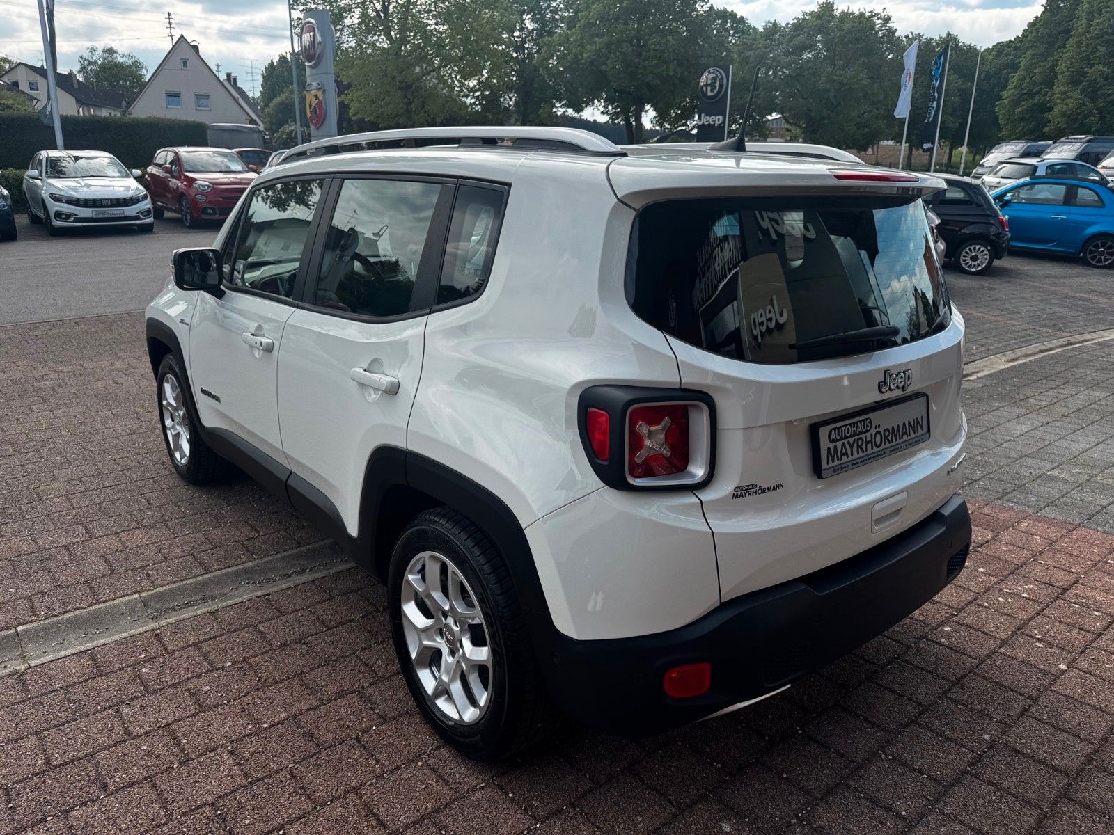 Fahrzeugabbildung Jeep Renegade Limited FWD Automatik Navi Kamera Sitzh