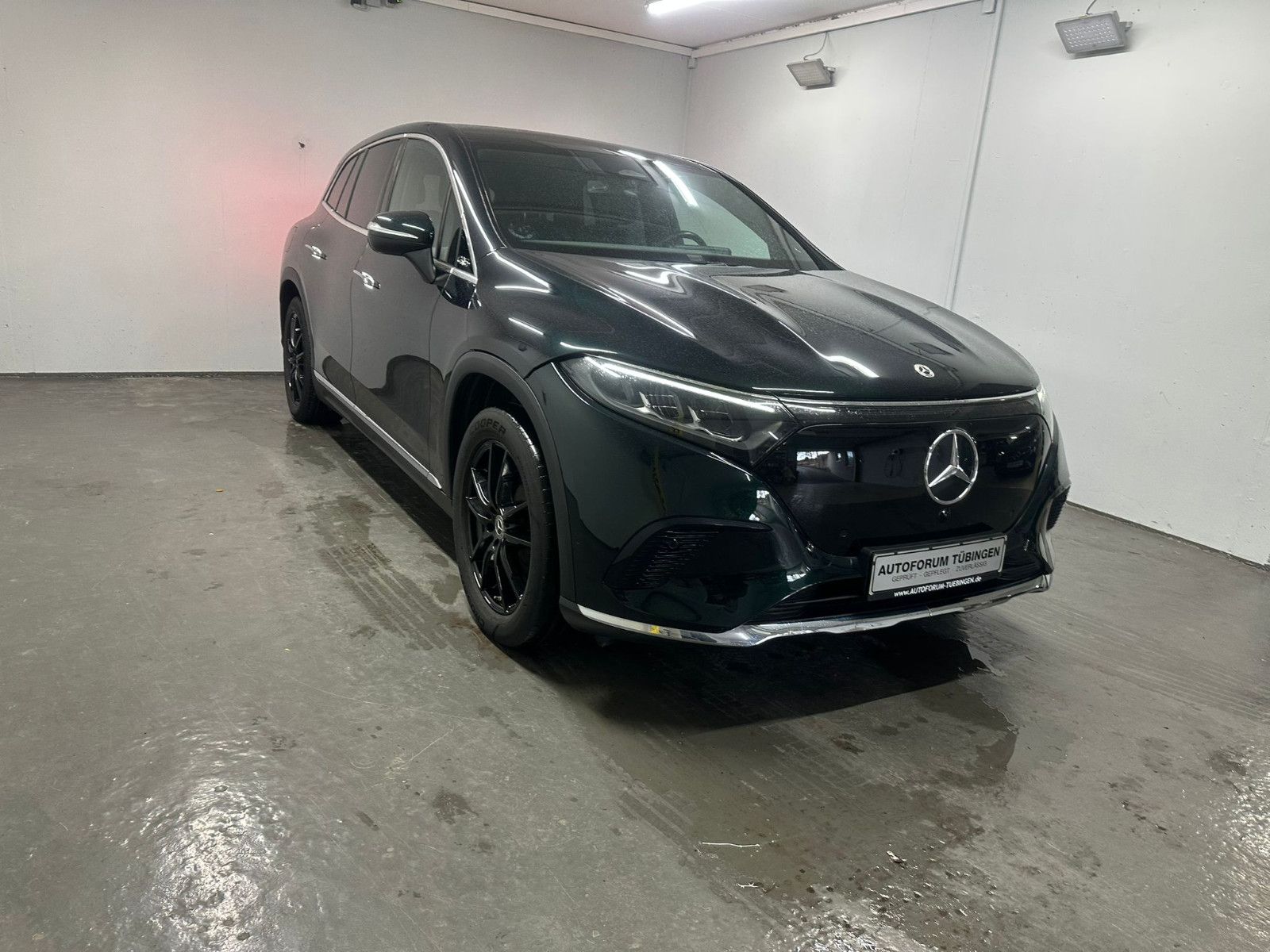 Fahrzeugabbildung Mercedes-Benz EQS 450 SUV *PANORAMA*KEYGO*7 SITZER*
