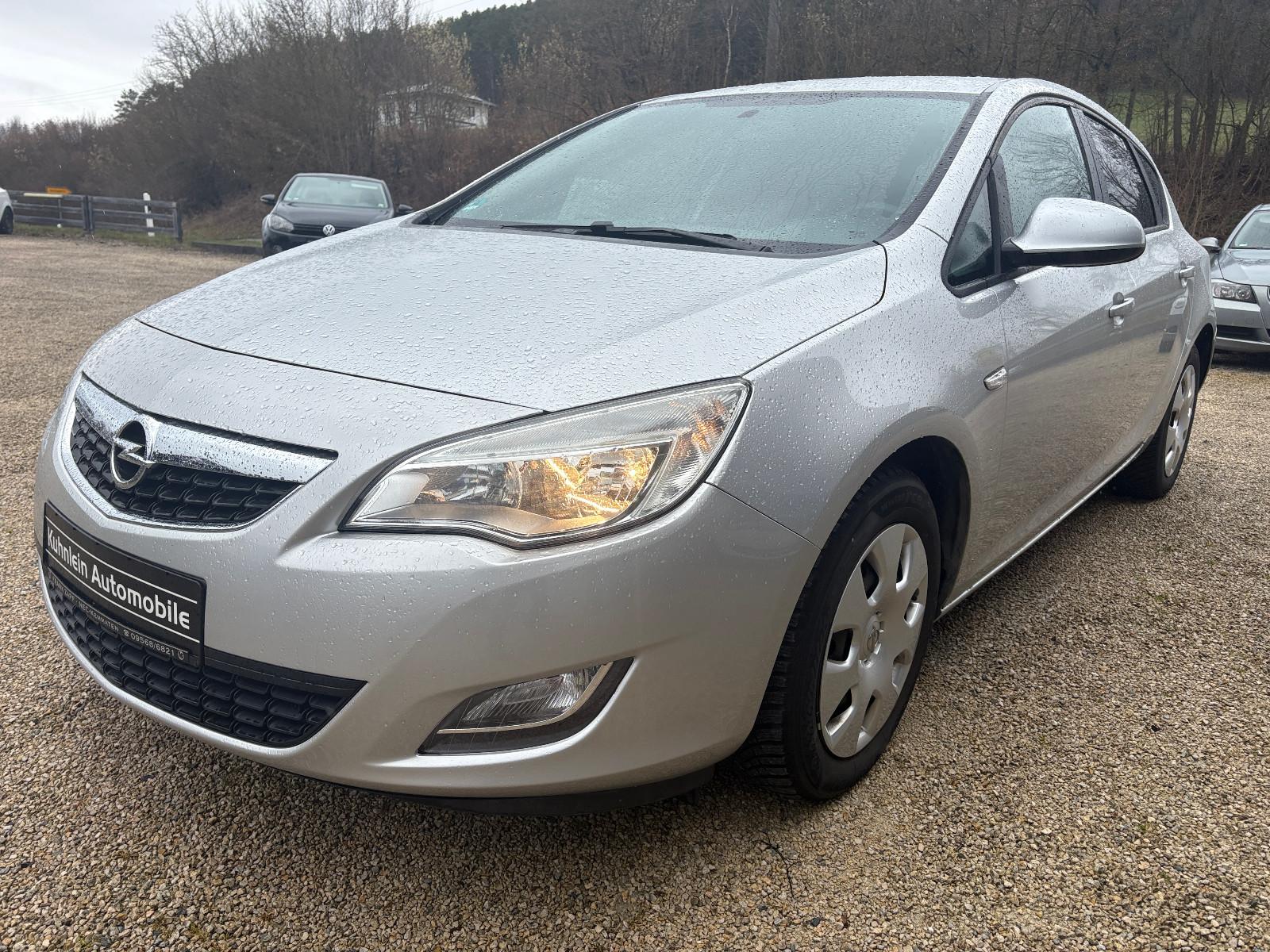 Opel Astra J Lim. 5-trg. Selection