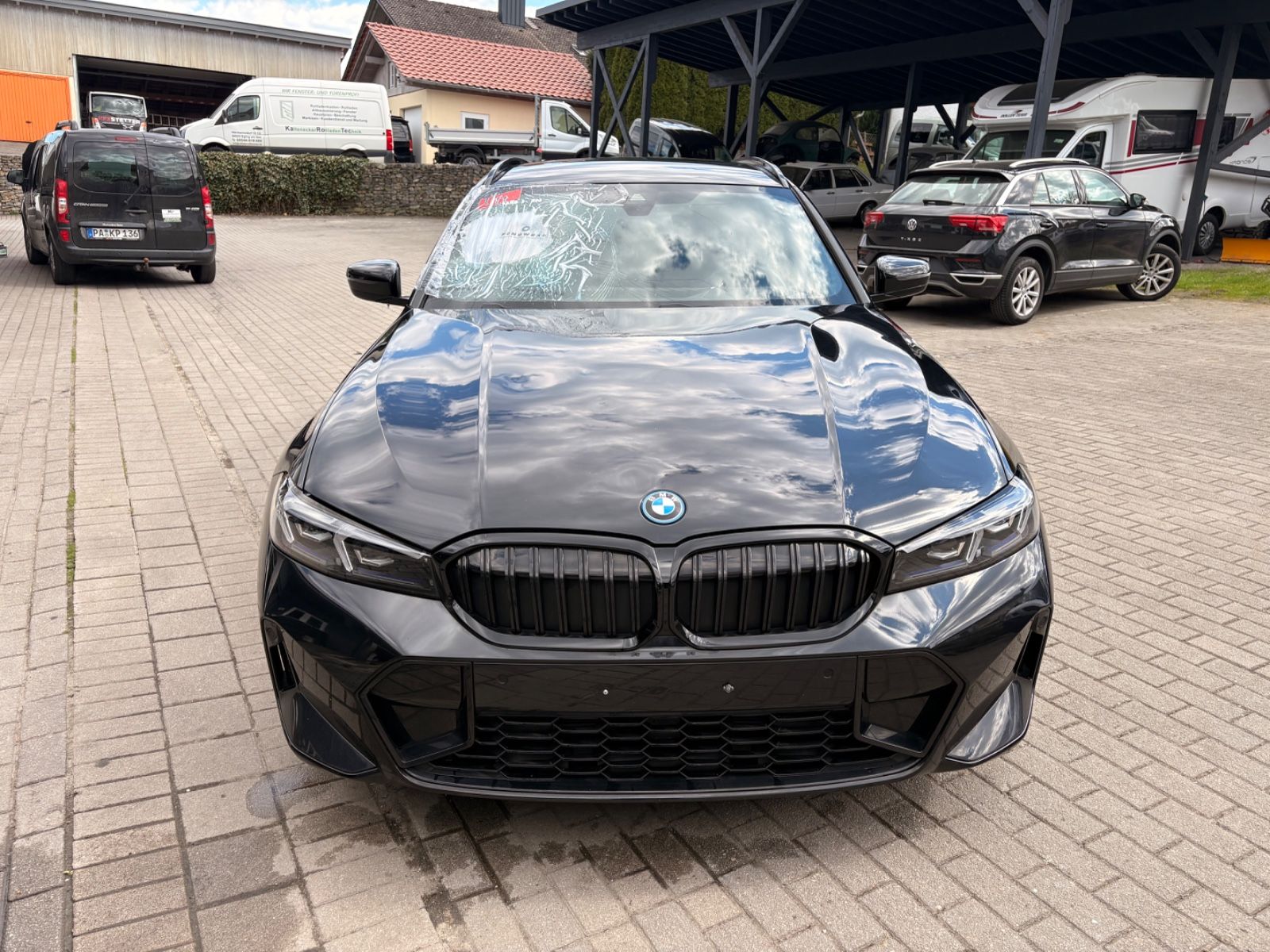 BMW 320 e M Sport Pro Touring AllBlack Facelift 1Hd foto 2