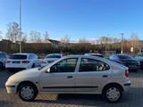 Renault Megane Authentique 1.4 16V 1.HAND/RADIO/TÜV-NEU - gebrauchte Renault Megane aus dem Jahr 2000