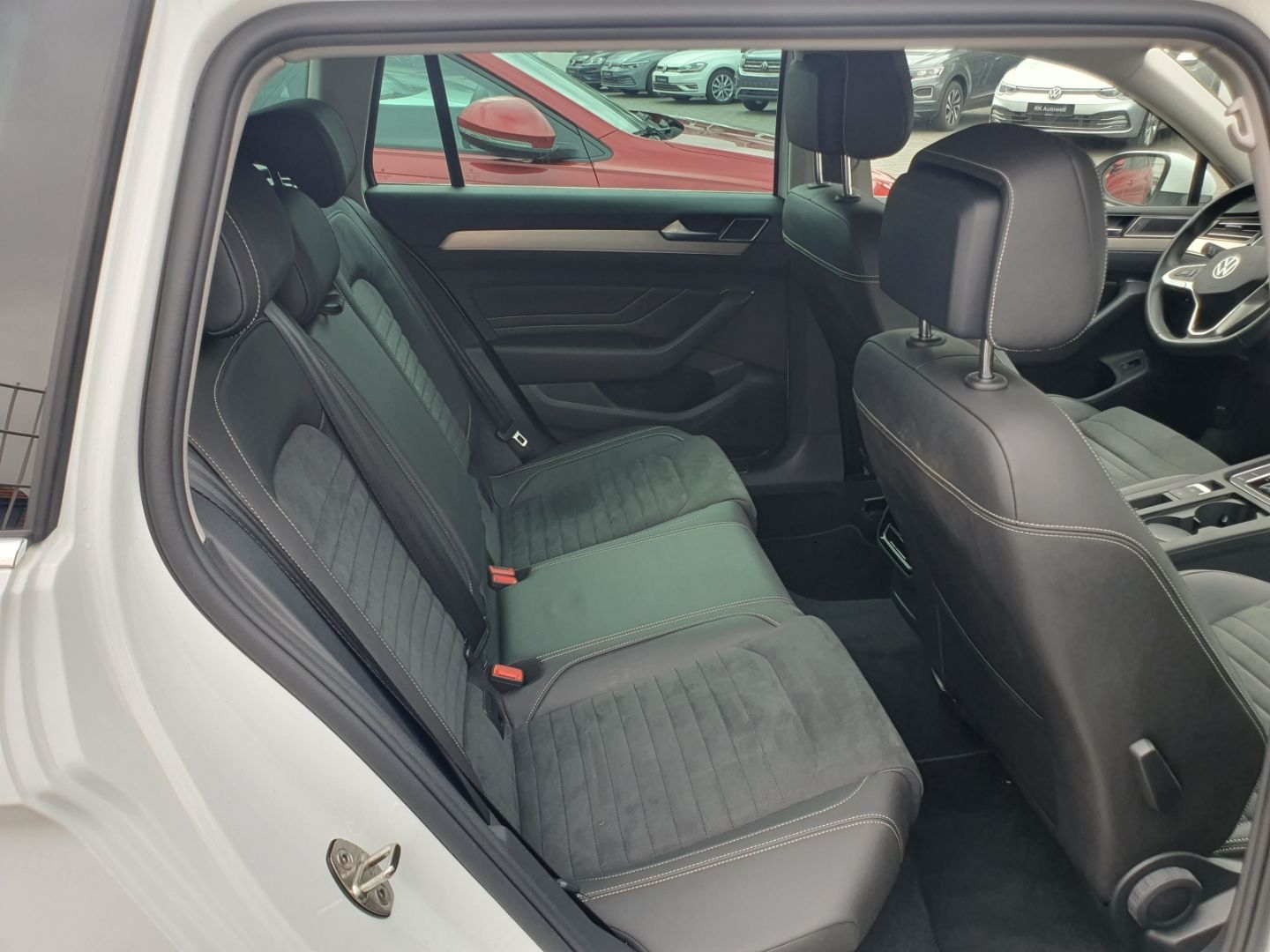 Volkswagen Passat Variant Elegance 2.0 TDI AHK-klappbar Nav foto 13