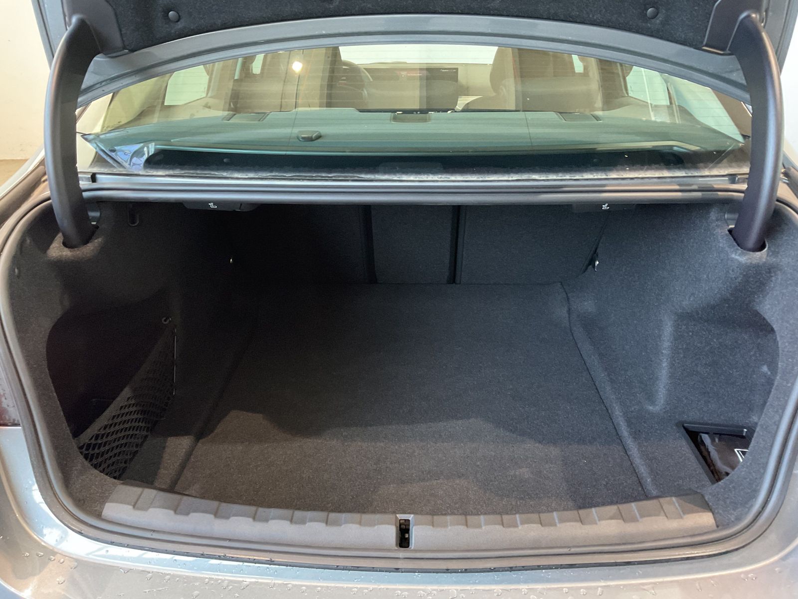 Fahrzeugabbildung BMW 318i DAB Komfortzg. AHK Shz