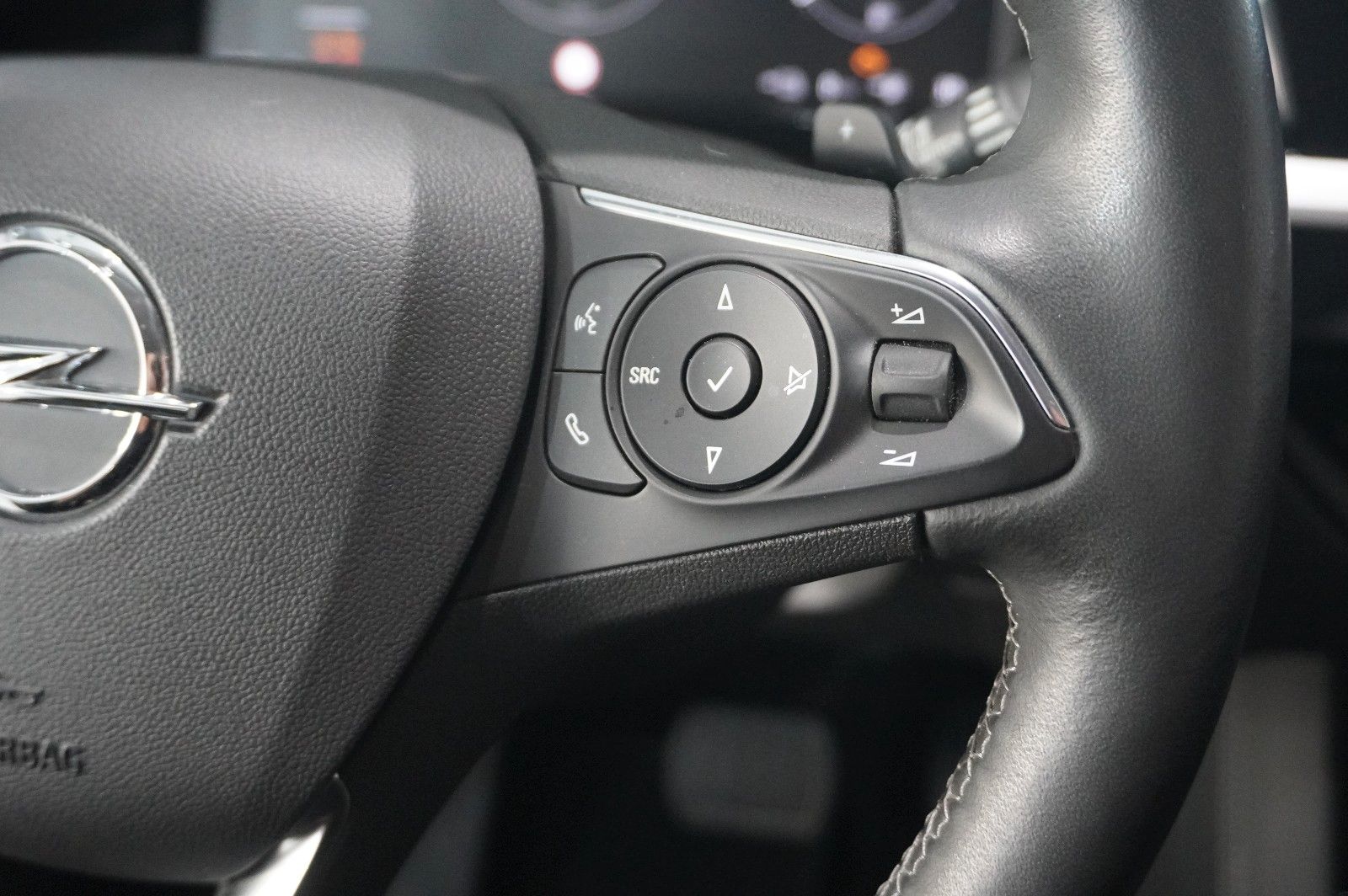 Fahrzeugabbildung Opel Grandland (X) ULTIMATE 4HYBRID NAVI/LED/SPORT/SH