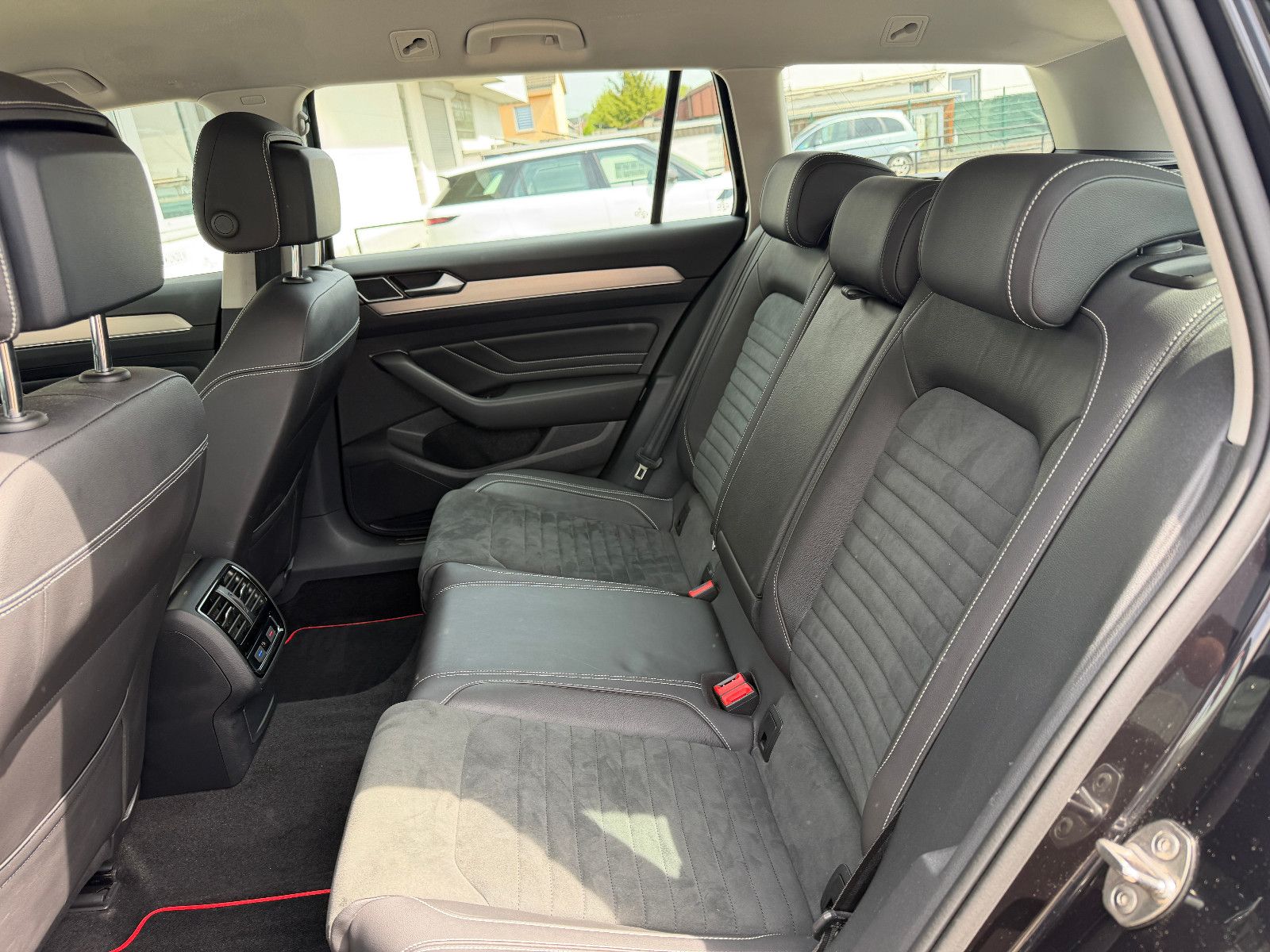 Fahrzeugabbildung Volkswagen Passat 2.0 HIGHLINE /KAMERA/MASSAGE/SHZ/LED/NAVI