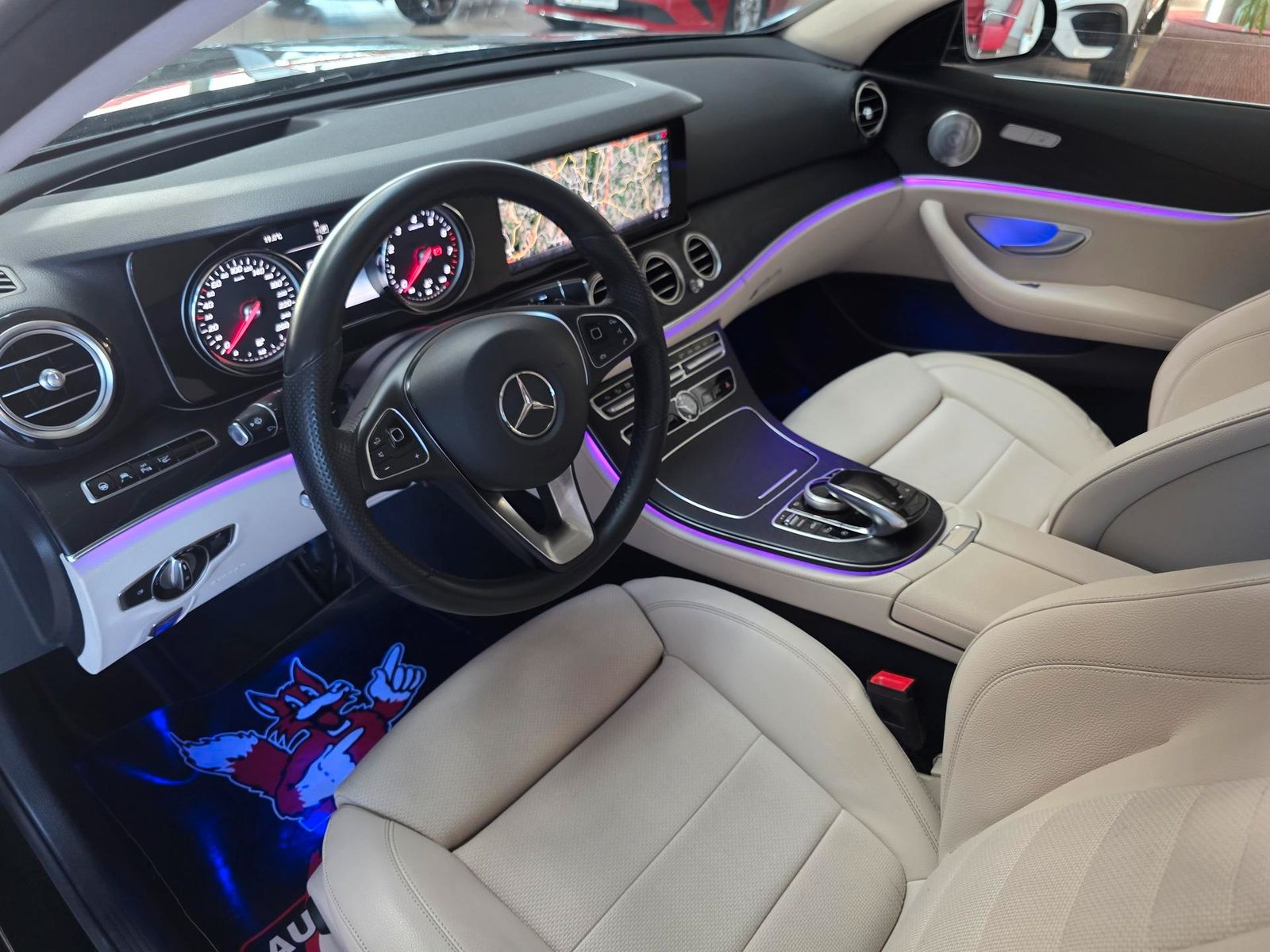 Fahrzeugabbildung Mercedes-Benz E200 Lim. AMG/Burmester/Airmatic/HuD/Multibeam