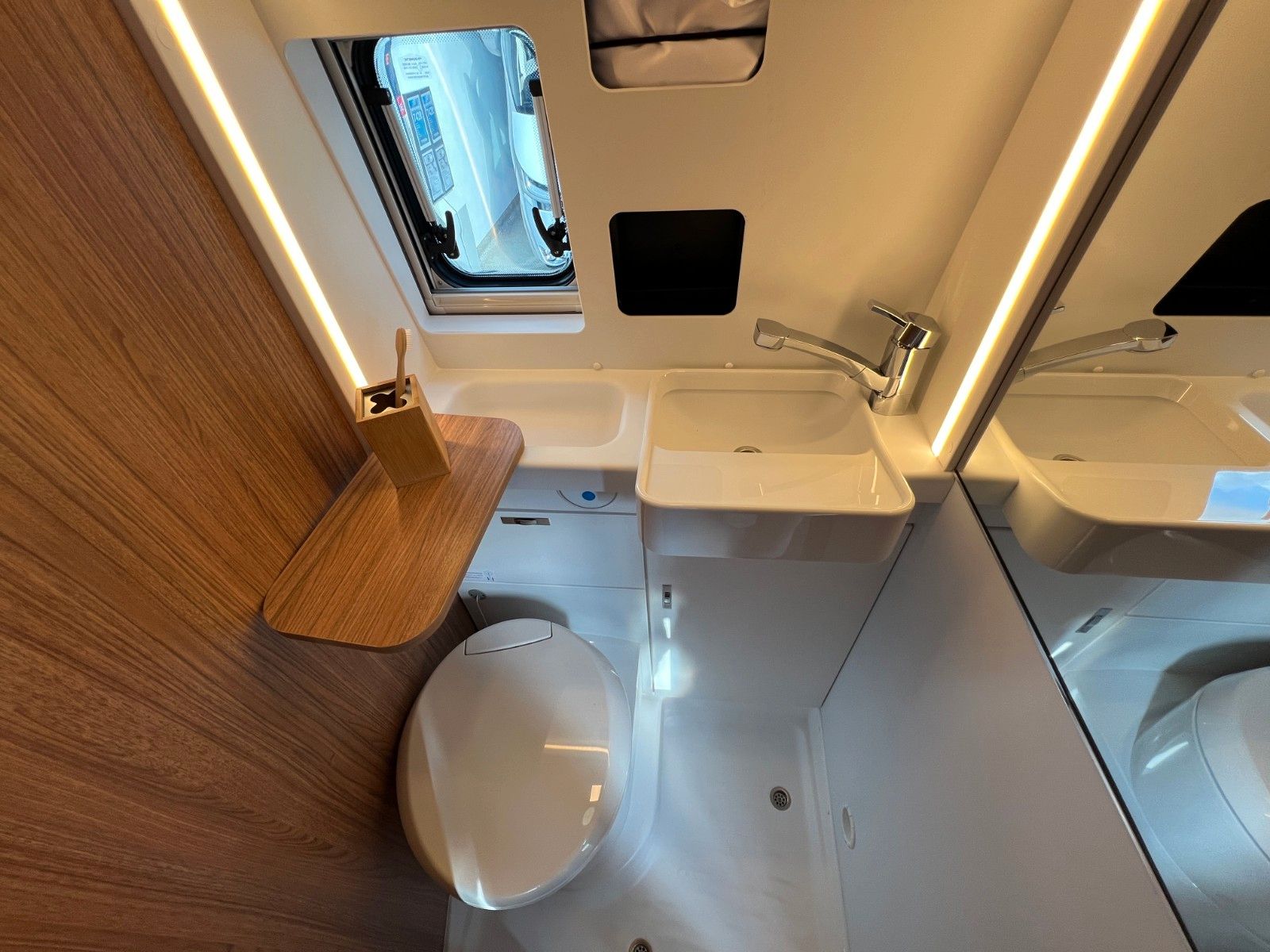Fahrzeugabbildung Weinsberg CaraBus 630 ME Edition Fire