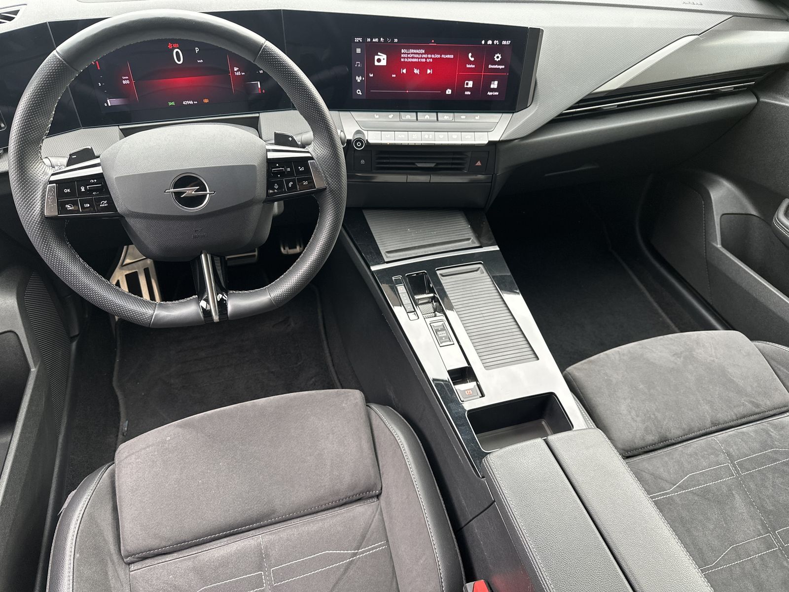 Fahrzeugabbildung Opel Astra ST 1.5 D Ultimate NAV+MATRIX+PANO+HUD+360°