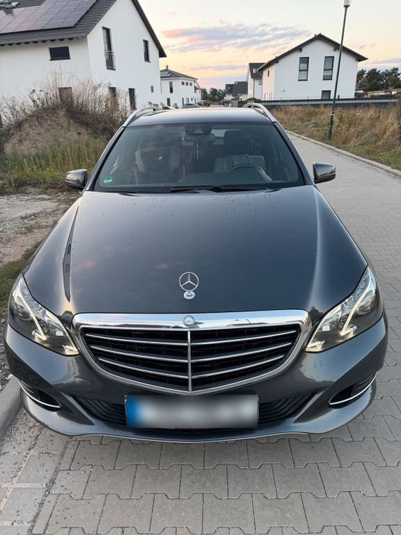 Image of Mercedes-Benz E 200