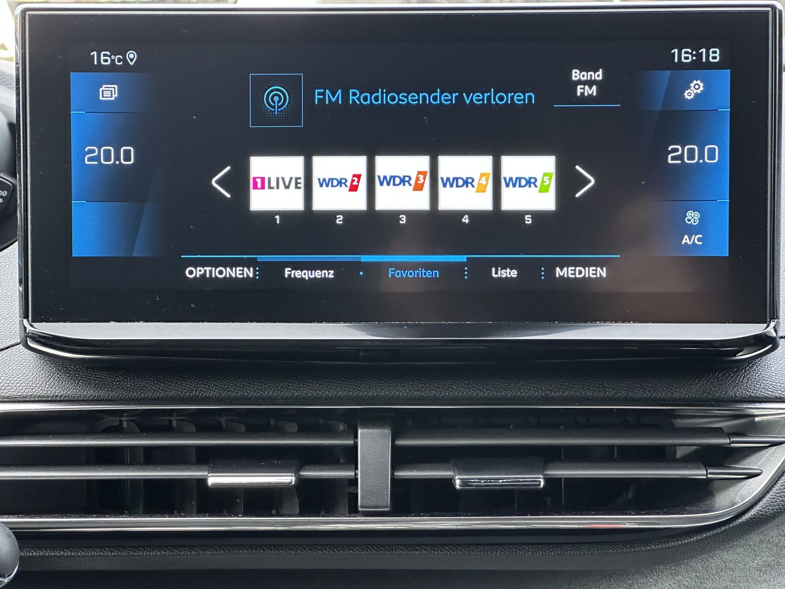 Fahrzeugabbildung Peugeot 5008 BlueHDI EAT8 GT NAV+LED+KAM+V-COKPIT+18ZOLL
