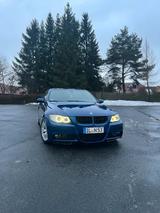 BMW E91 330i - BMW 330 Kombi 330i e91 mit Benzin-Antrieb