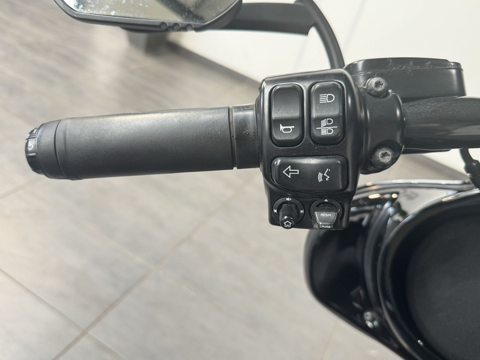 Fahrzeugabbildung Harley-Davidson Street Glide 103 Bagger CVO Heck NAV+LED+TEMPOMA