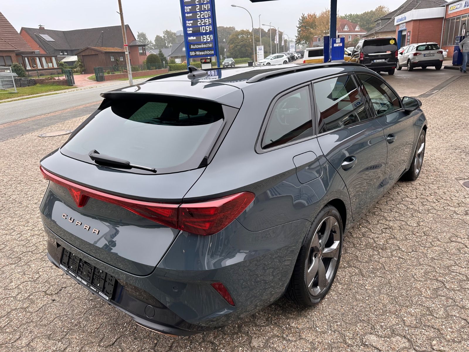 Fahrzeugabbildung CUPRA Leon ST 1.5 e-Hybrid DSG Matrix/ACC/APP/SHZ/RFK