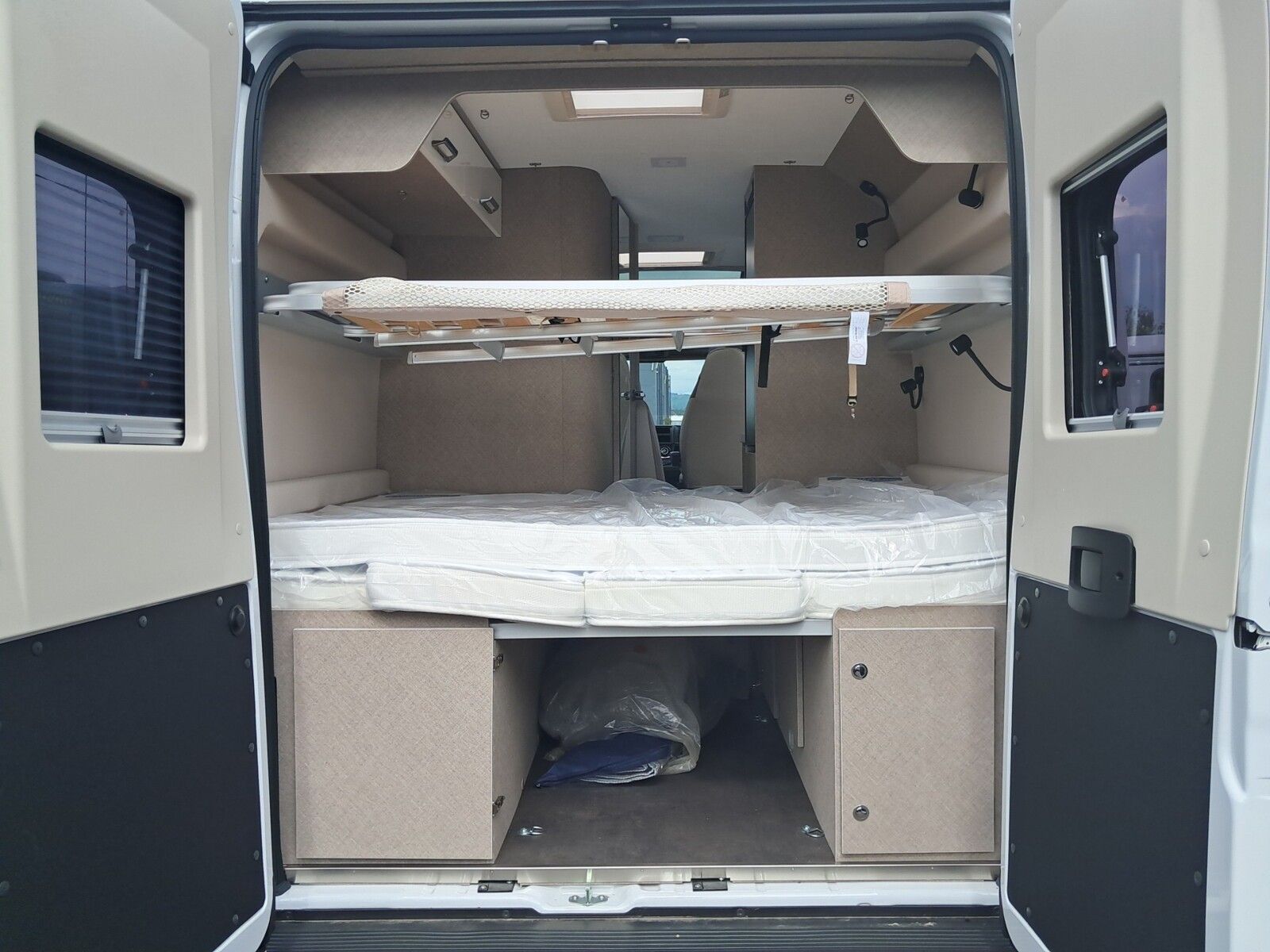 Fahrzeugabbildung Karmann Davis Lifestyle DA 591 LS Panoramadachfenster