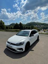 Volkswagen Golf 2.0 TSI DSG 4MOTION R Variant R - Volkswagen Golf mit Benzin-Antrieb: Kombi, 2.0