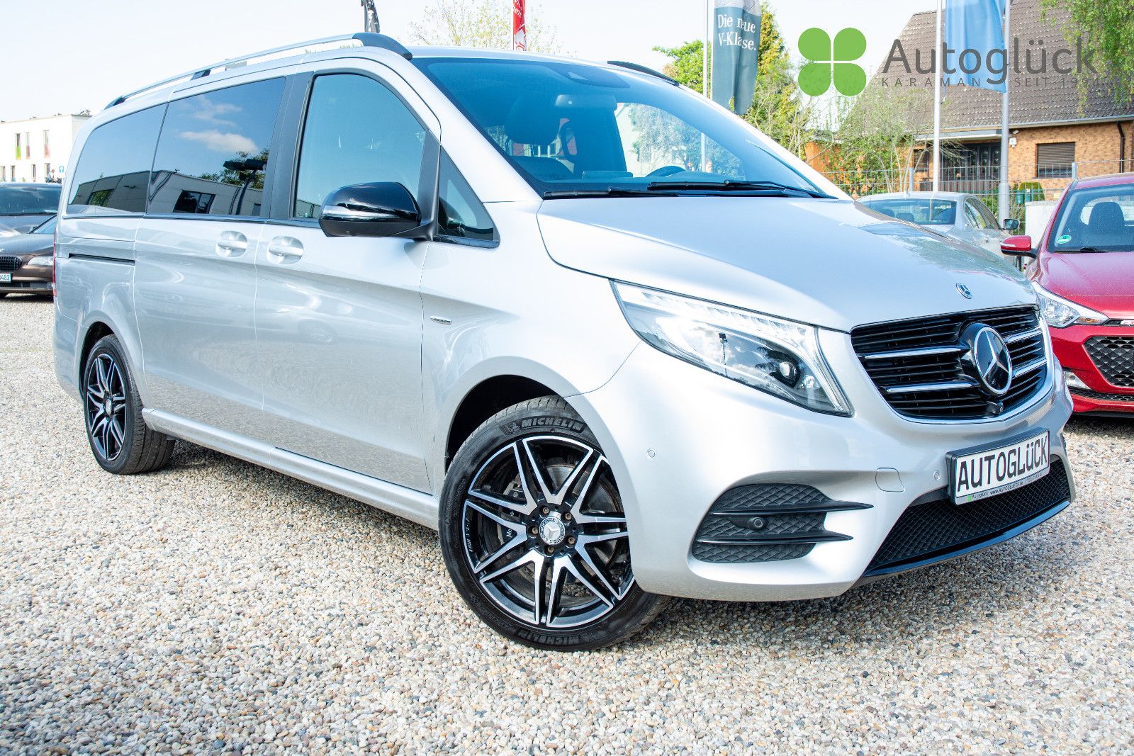 MERCEDES-BENZ V 250 LANG AMG 4M *PANO*7-Seats*