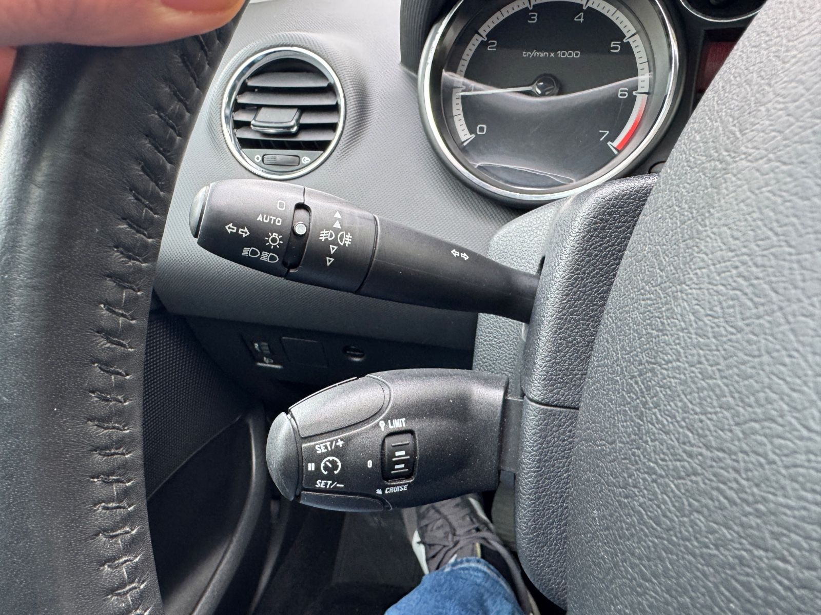 Fahrzeugabbildung Peugeot 308 SW Panorama+Klima+Bluetooth