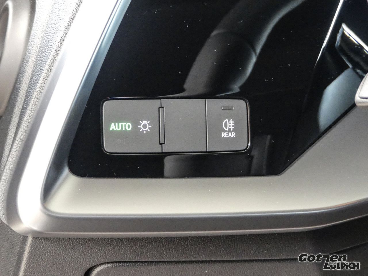 Fahrzeugabbildung Audi A3 Sportback 35 TFSI S line DSG Navi Virtual LED