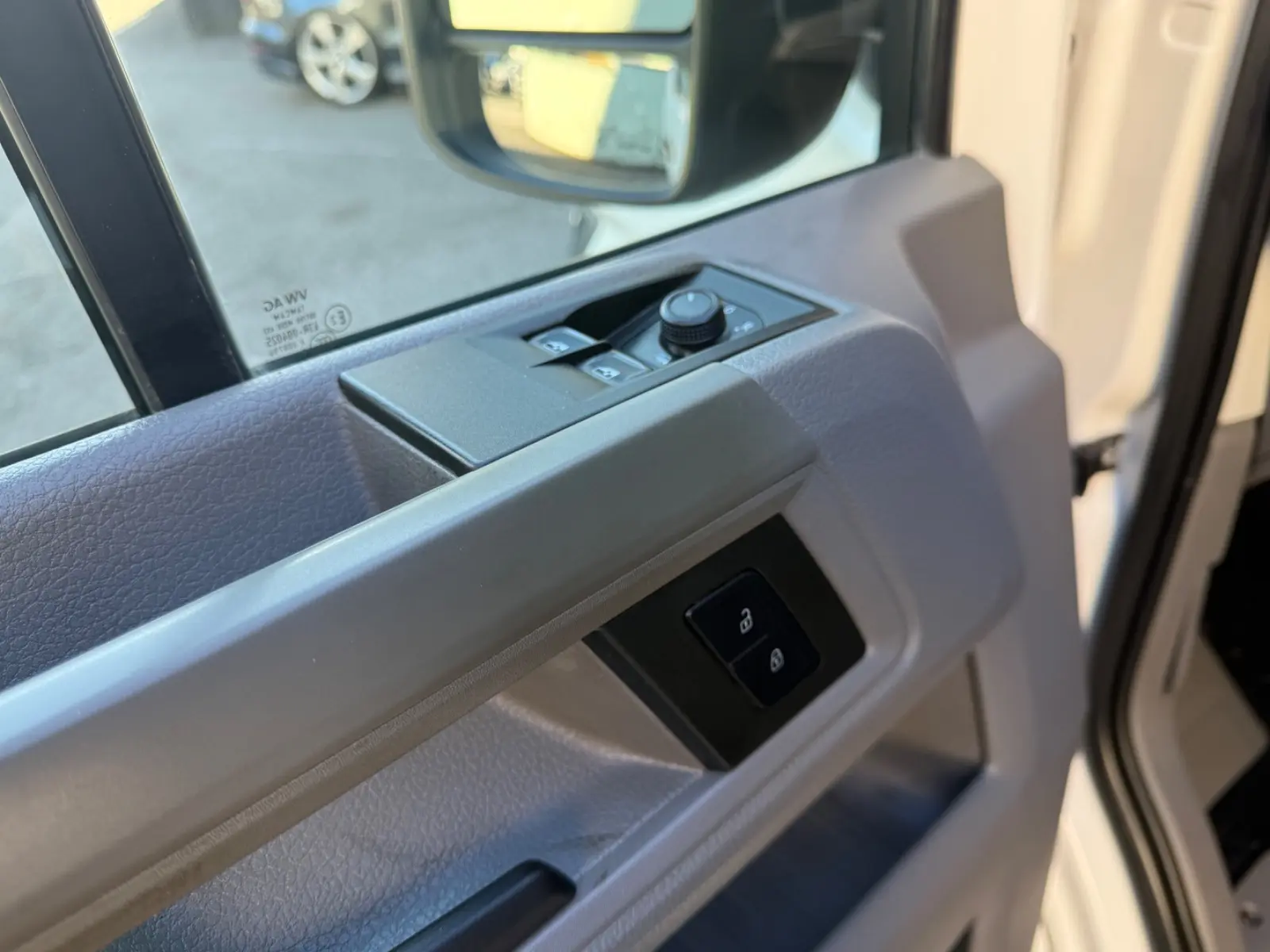Volkswagen Crafter Kasten 30 mittellang*T-NAVI*R.KAM*AHK*, миниатюра 3