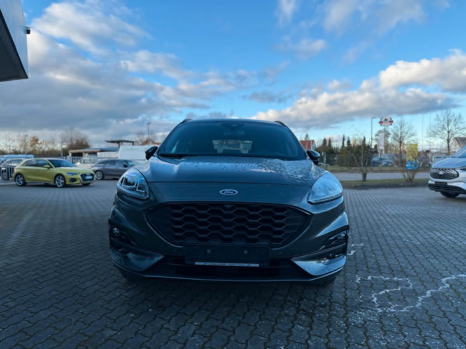 Ford Kuga Plug-In Hybrid ST-Line X imagem 2