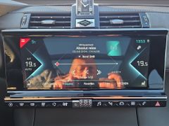 Fahrzeugabbildung DS Automobiles DS 7 Crossback 1.6 E-Tense 300 4x4 Rivoli